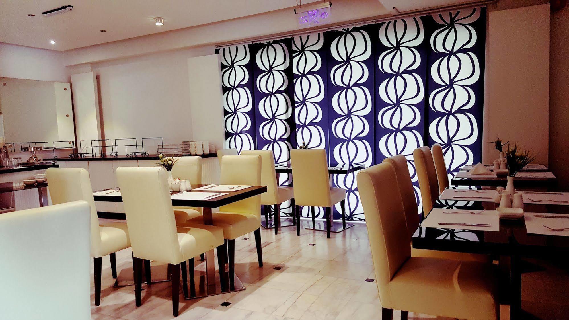 Crystal Hotel 3*